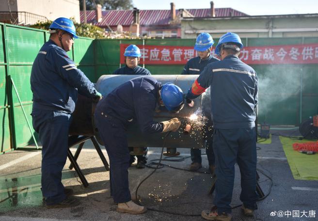 领命出战,按照"四个6小时"抢修标准,最短时间内研究制订抢修技术钒父